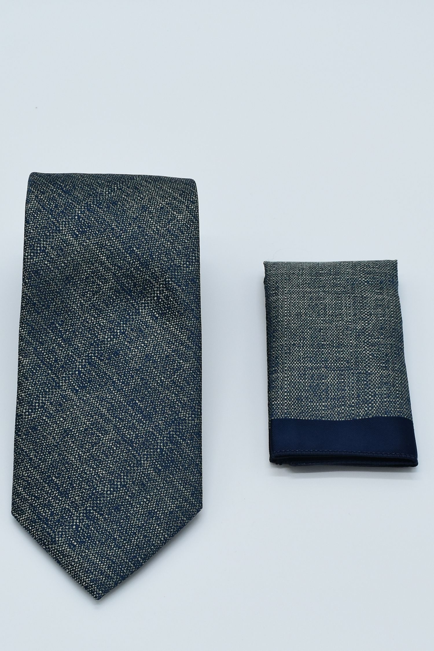 ΓΡΑΒΑΤΑ ΜΕΛΑΝΖ ΛΑΔΙ ΜΕ ΜΑΝΤΗΛΙ